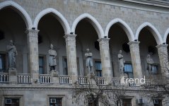 Gazing at Baku from National Library facade — stone gallery of great names (PHOTO)