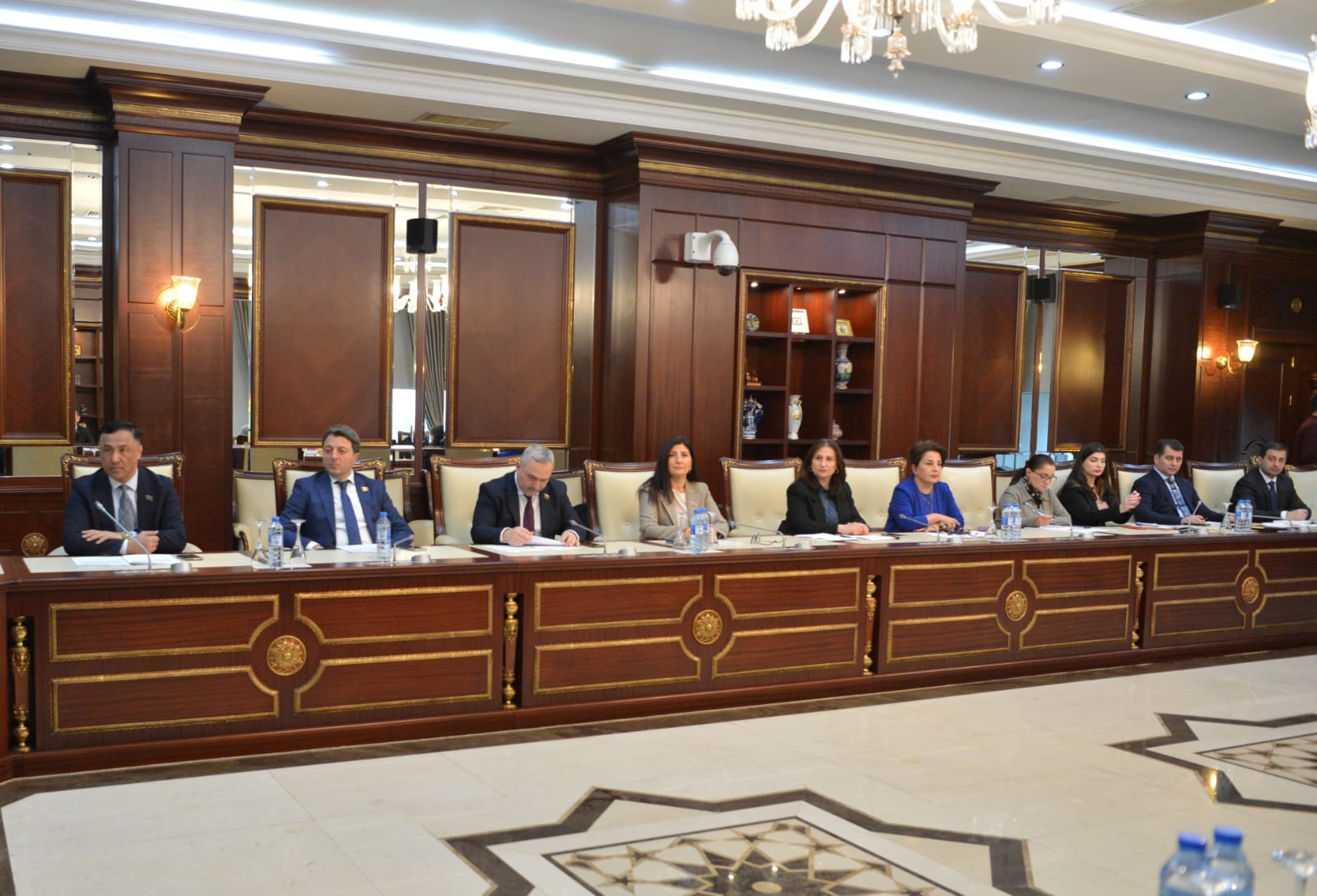 Azerbaijan’s Parliamentary Committee reviews new law on children’s rights (PHOTO)