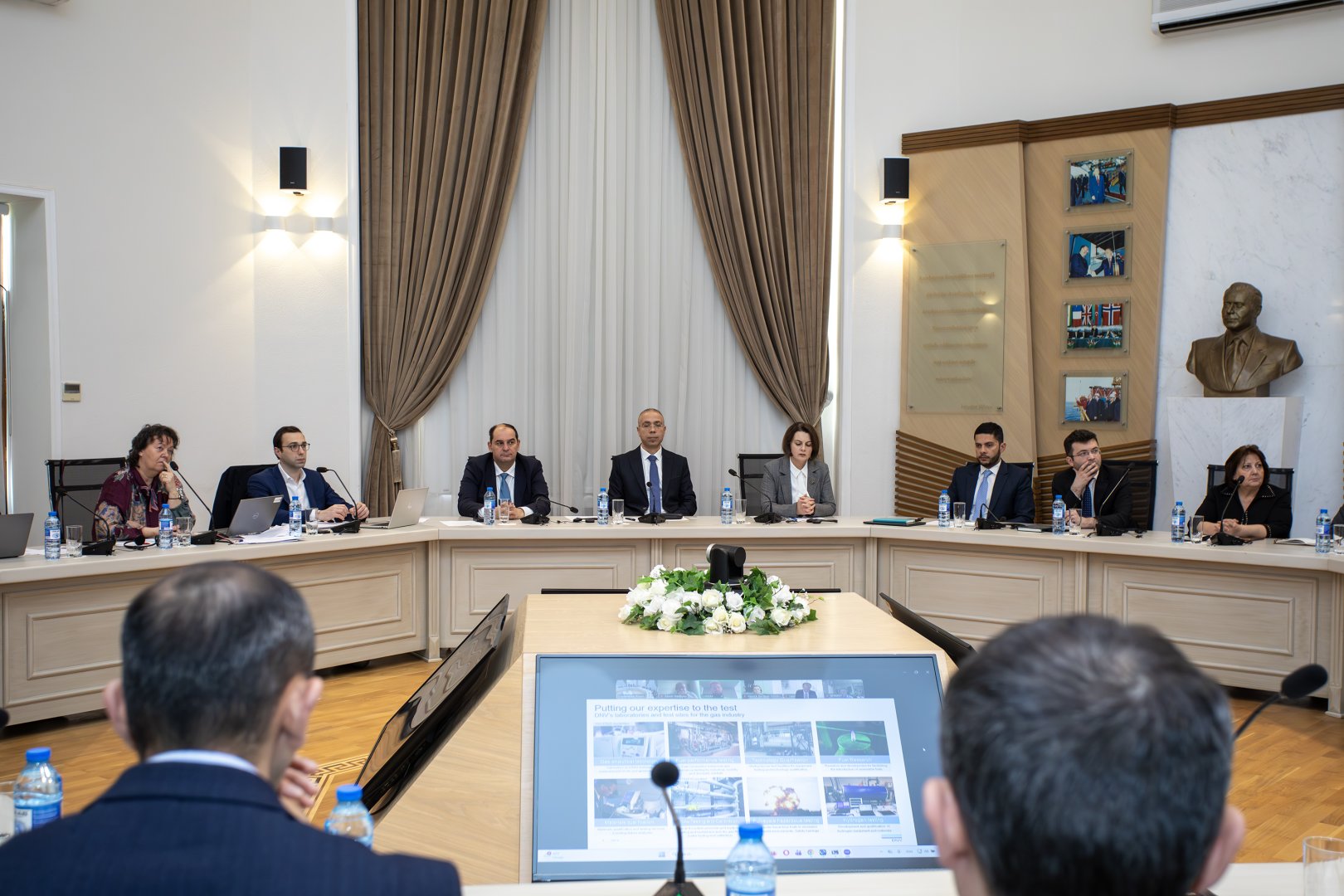 Azerbaijan propels national hydrogen strategy with expert-led work group meeting (PHOTO)