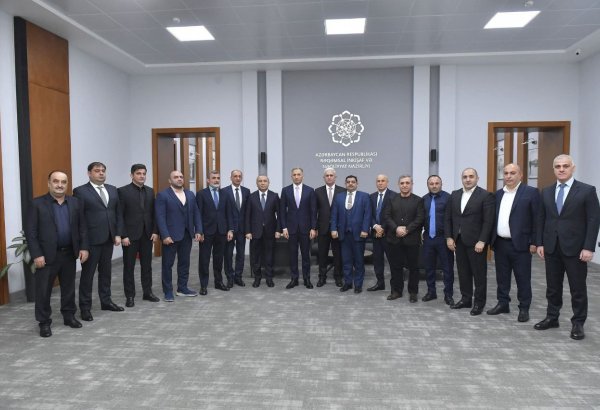 Azerbaijani officials analyze current state of int'l road freight transport