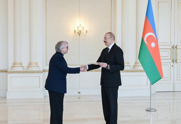 President Ilham Aliyev accepts credentials of Australia's newly appointed ambassador (PHOTO/VIDEO)