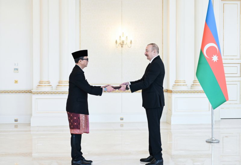 President Ilham Aliyev accepts the credentials of Indonesia's newly appointed ambassador (PHOTO)