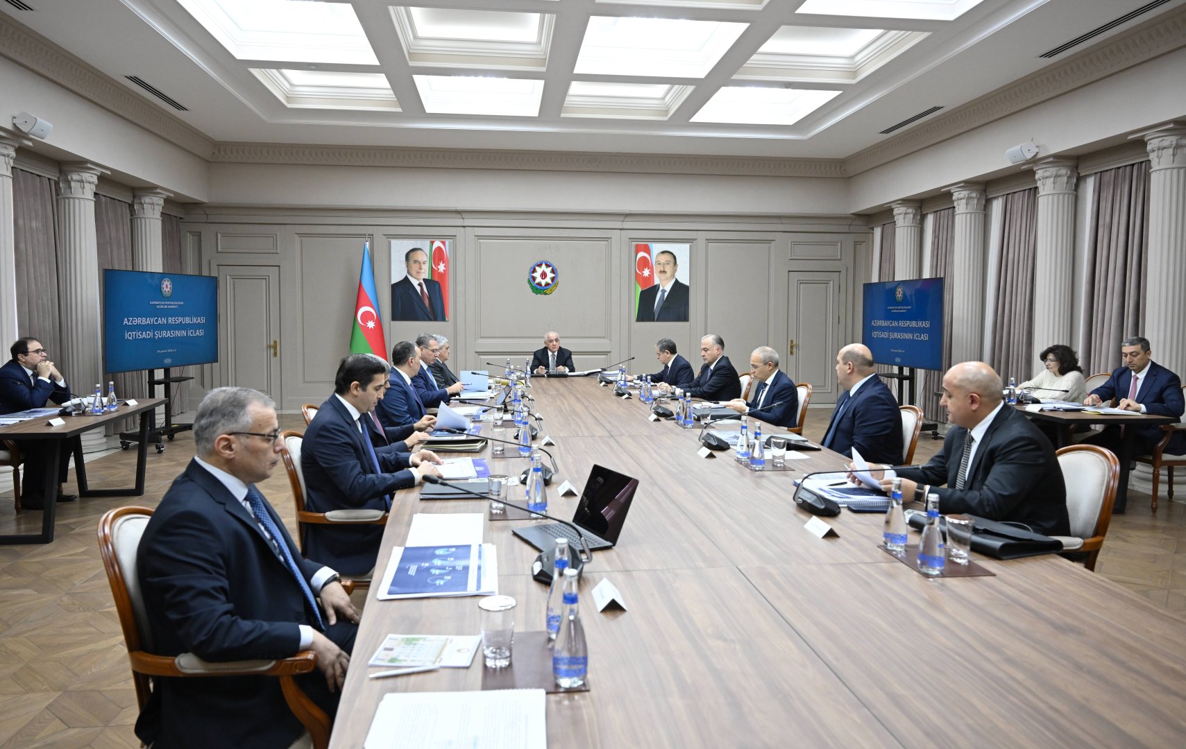 Azerbaijan's Economic Council digs deep into strategic issues at meeting (PHOTO)
