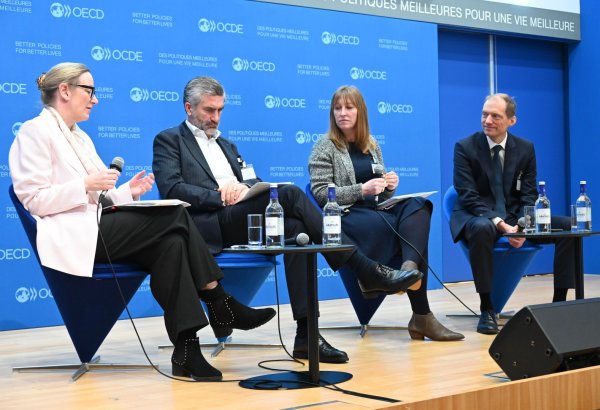 Azerbaijan shares transport expertise at Int'l Forum (PHOTO)