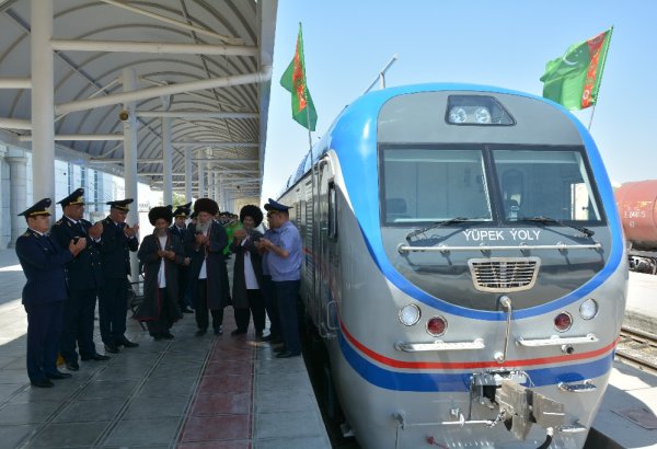 Turkmenistan upgrades freight locomotives to boost transport efficiency