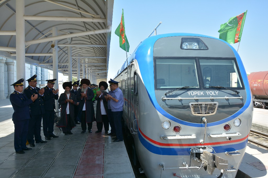 Turkmenistan upgrades freight locomotives to boost transport efficiency