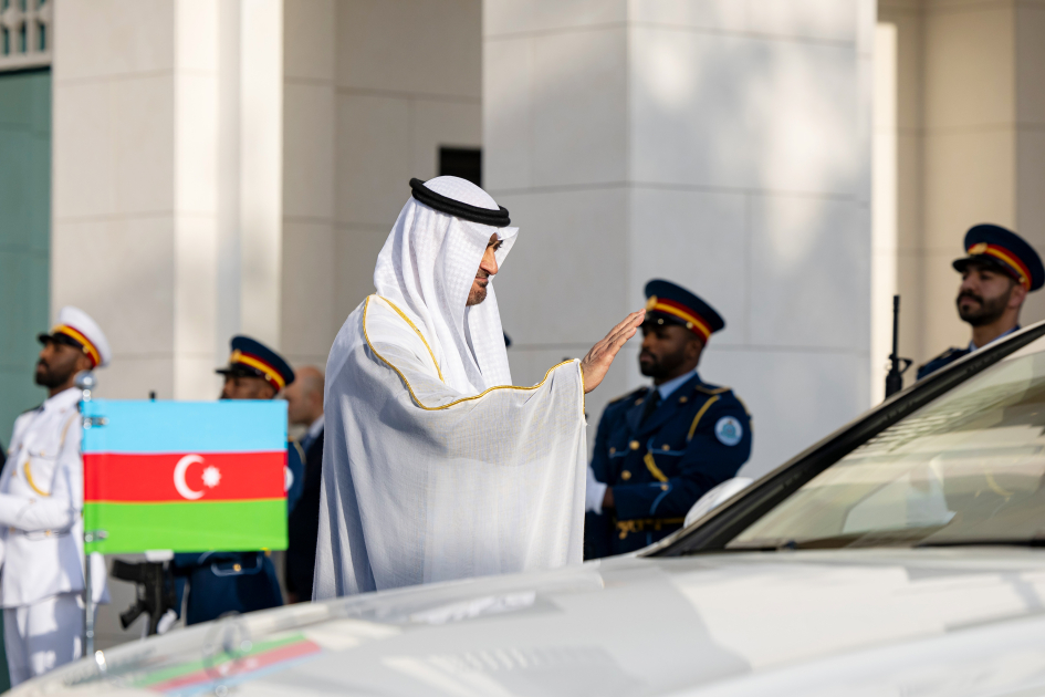 President Ilham Aliyev meets with President of United Arab Emirates in Abu Dhabi (PHOTO/VIDEO)