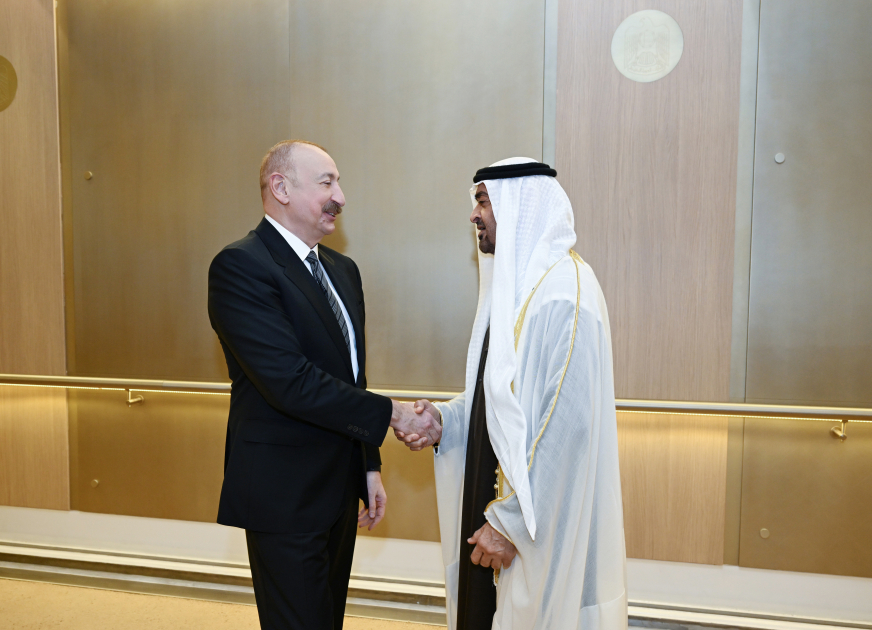 President Ilham Aliyev arrives in UAE for working visit (PHOTO)