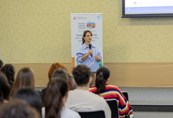 Nearly 1,000 participants receive training on “Sustainable Urban Development and Behaviors” under WUF13 volunteer program (PHOTO)