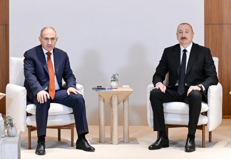 President Ilham Aliyev holds expanded meeting with Armenian Prime Minister in Abu Dhabi (PHOTO/VIDEO)