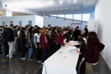 Nearly 1,000 participants receive training on “Sustainable Urban Development and Behaviors” under WUF13 volunteer program (PHOTO)