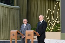 President Ilham Aliyev presented with Zayed Award for Human Fraternity in Abu Dhabi (PHOTO)