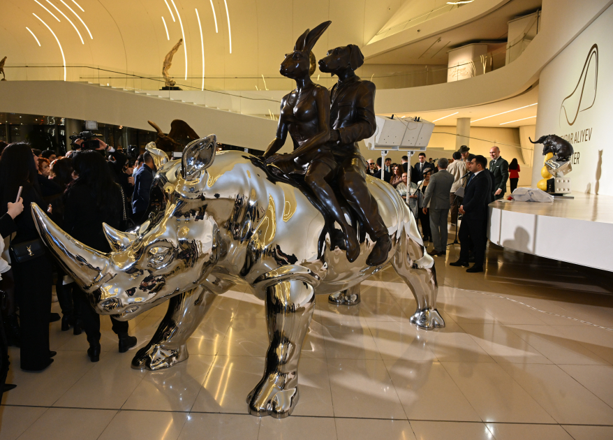 Heydar Aliyev Center hosts 'Superheroes of Wildlife' exhibition (PHOTO/VIDEO)