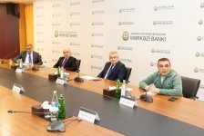 Azerbaijani Central Bank hosts debates on macroeconomic processes with experts (PHOTO)