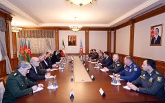 Azerbaijan's minister moots military co-op prospects with his Iranian counterpart (PHOTO)