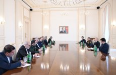 President Ilham Aliyev receives Iranian delegation led by Minister of Defence and Armed Forces Logistics (PHOTO/VIDEO)