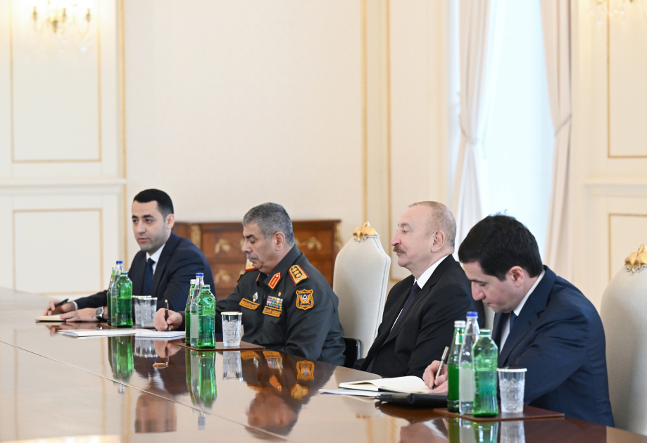 President Ilham Aliyev receives Iranian delegation led by Minister of Defence and Armed Forces Logistics (PHOTO/VIDEO)