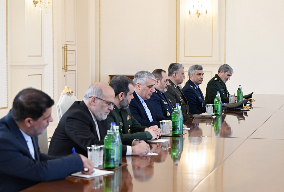 President Ilham Aliyev receives Iranian delegation led by Minister of Defence and Armed Forces Logistics (PHOTO/VIDEO)