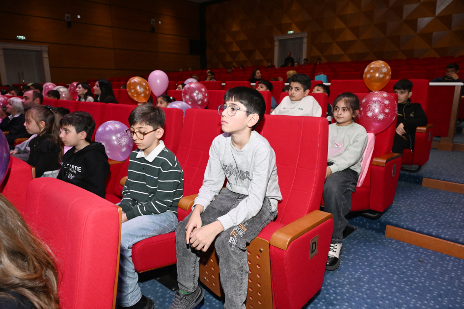 Heydar Aliyev Foundation VP Leyla Aliyeva and Alena Aliyeva attend premiere of animated series “İsi and Piti” at Ganja State Drama Theater (PHOTO)