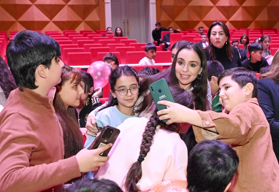 Heydar Aliyev Foundation VP Leyla Aliyeva and Alena Aliyeva attend premiere of animated series “İsi and Piti” at Ganja State Drama Theater (PHOTO)