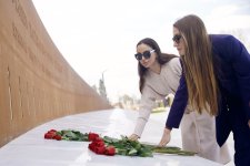 Heydar Aliyev Foundation VP Leyla Aliyeva and Alena Aliyeva visit Ganja Memorial Complex and family of National Hero Natig Gasimov (PHOTO)