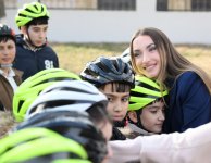 Heydar Aliyev Foundation VP Leyla Aliyeva and Alena Aliyeva visit STEAM center and Secondary School No. 37 in Ganja (PHOTO)