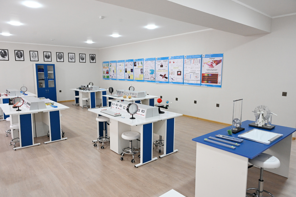 Heydar Aliyev Foundation VP Leyla Aliyeva and Alena Aliyeva visit STEAM center and Secondary School No. 37 in Ganja (PHOTO)