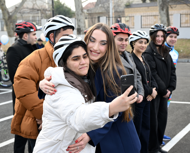 Heydar Aliyev Foundation VP Leyla Aliyeva and Alena Aliyeva visit STEAM center and Secondary School No. 37 in Ganja (PHOTO)