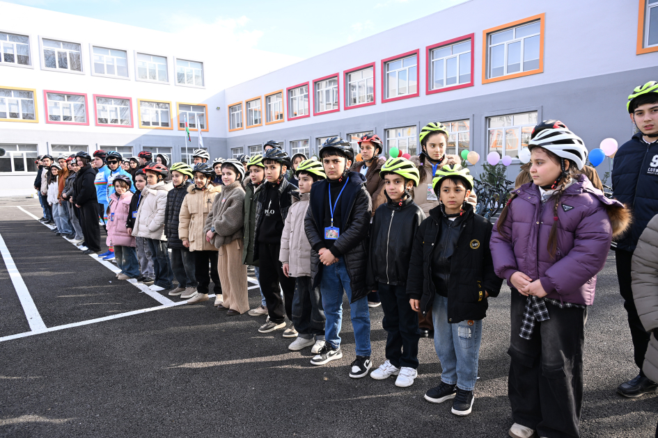 Heydar Aliyev Foundation VP Leyla Aliyeva and Alena Aliyeva visit STEAM center and Secondary School No. 37 in Ganja (PHOTO)