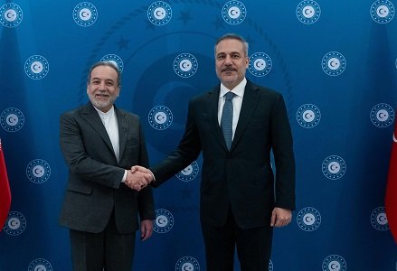 Hakan Fidan holds phone call with Seyyed Abbas Araghchi