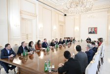 President Ilham Aliyev receives delegation of the U.S. Chamber of Commerce (PHOTO)