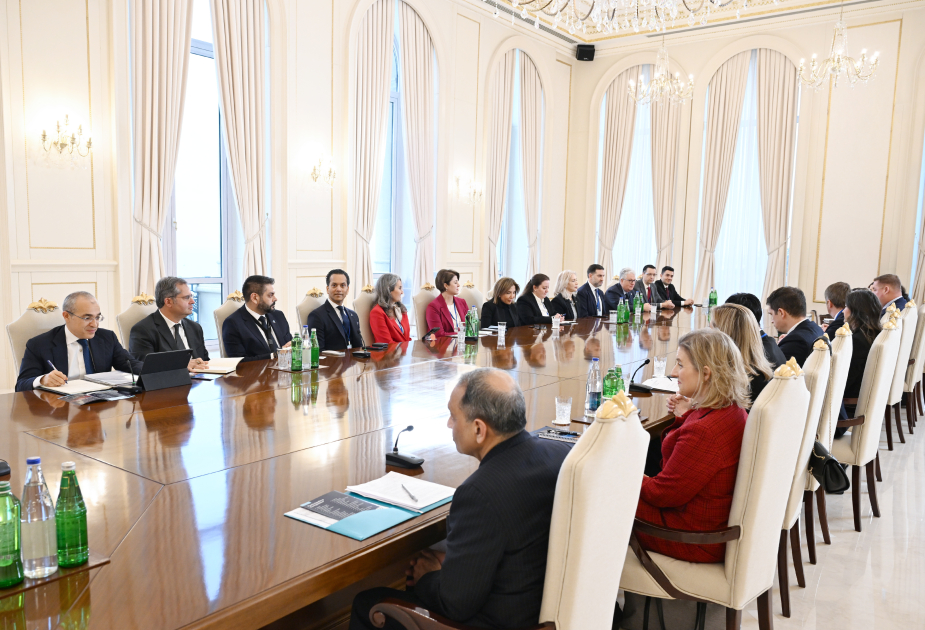 President Ilham Aliyev receives delegation of the U.S. Chamber of Commerce (PHOTO)