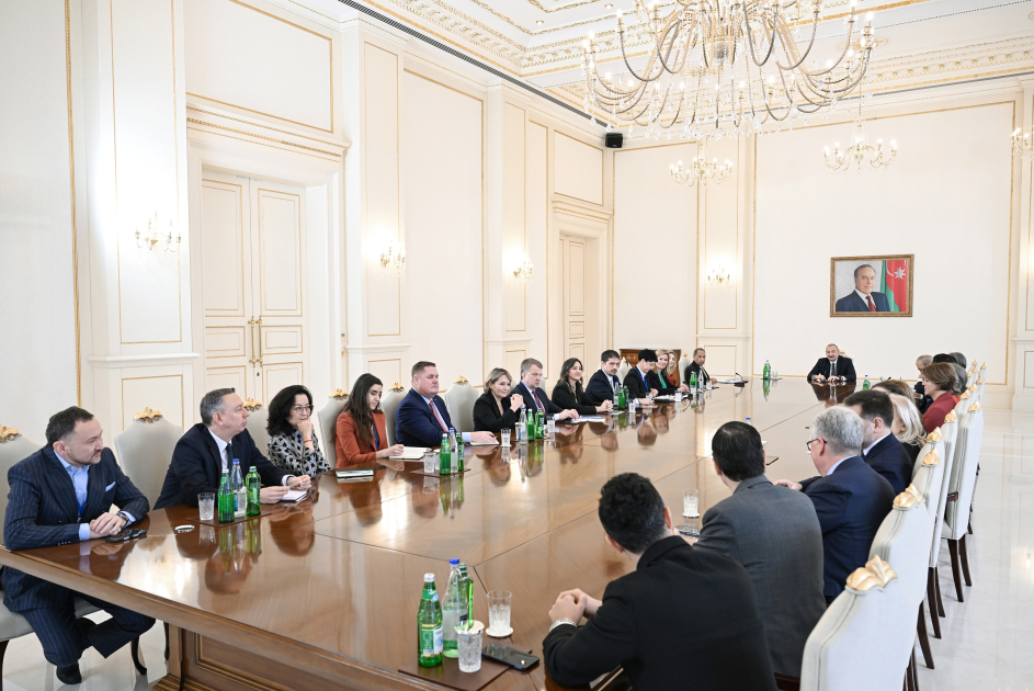 President Ilham Aliyev receives delegation of the U.S. Chamber of Commerce (PHOTO)