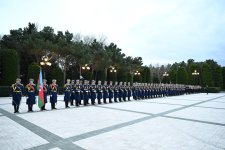 Official welcome ceremony held in Baku for Vice President of the United States (PHOTO)