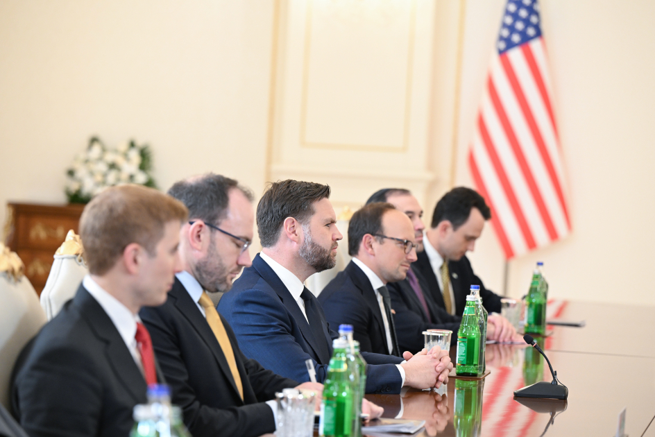 President Ilham Aliyev holds expanded meeting with U.S. Vice President JD Vance (PHOTO)