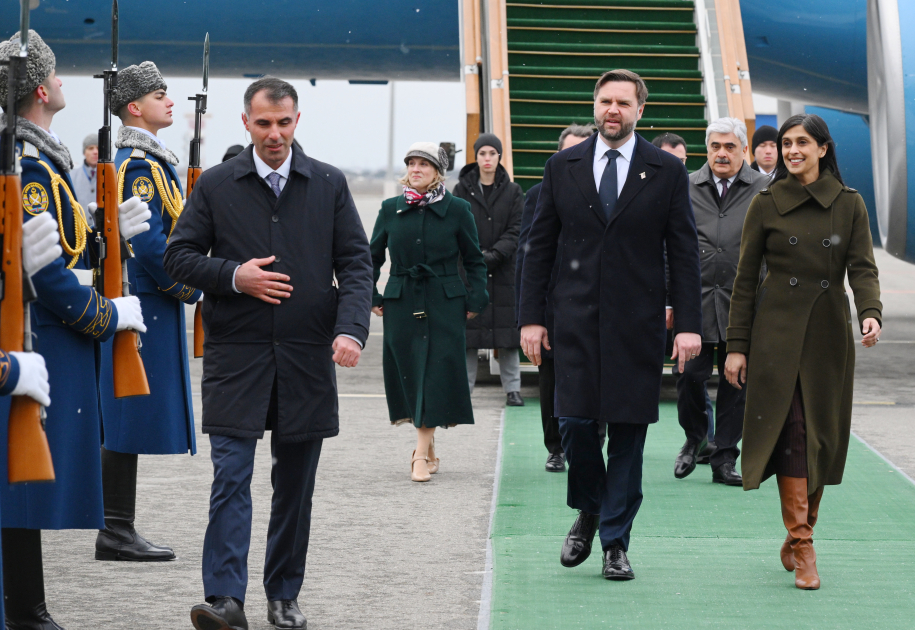 U.S. Vice President arrives in Azerbaijan on official visit (PHOTO)