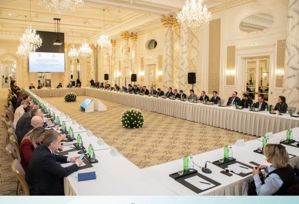 Azerbaijan, U.S. brainstorm expanding cooperation in finance and investment (PHOTO)