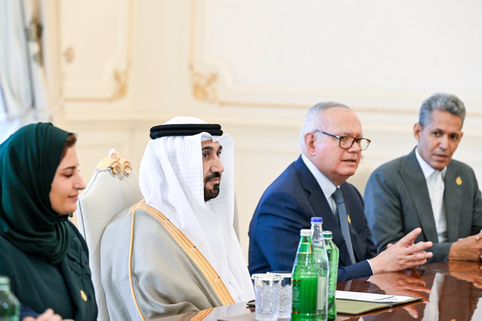 President Ilham Aliyev receives delegation of Arab Parliament led by its President (PHOTO/VIDEO)