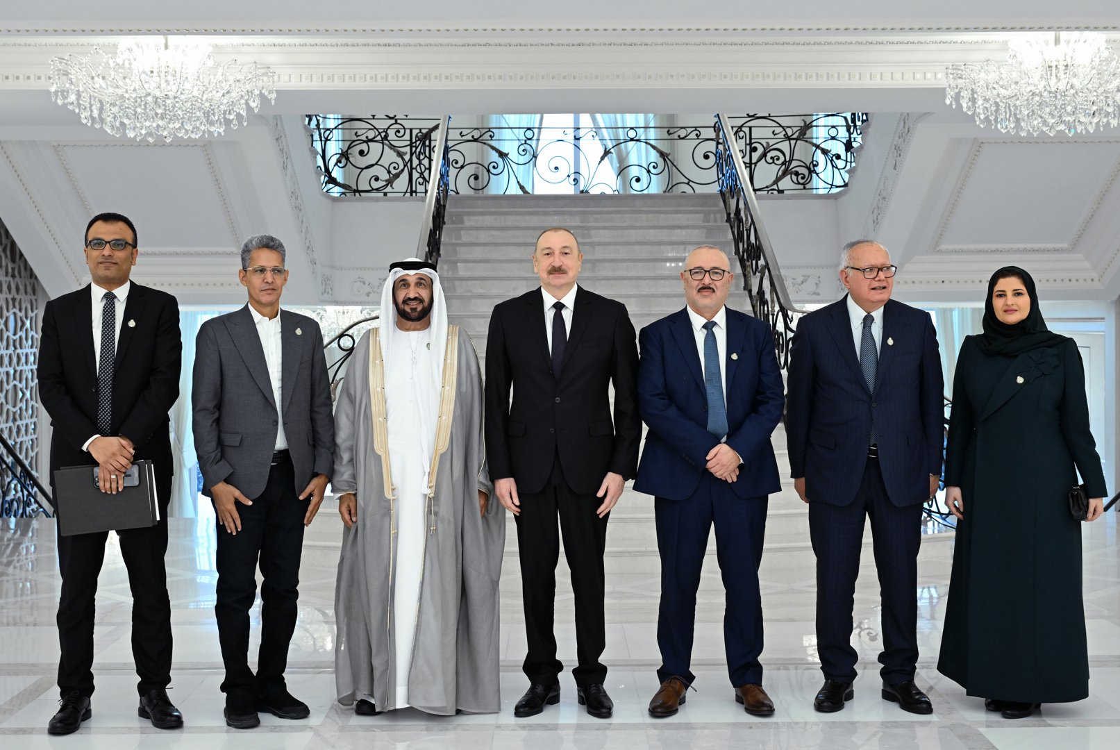 President Ilham Aliyev receives delegation of Arab Parliament led by its President (PHOTO/VIDEO)