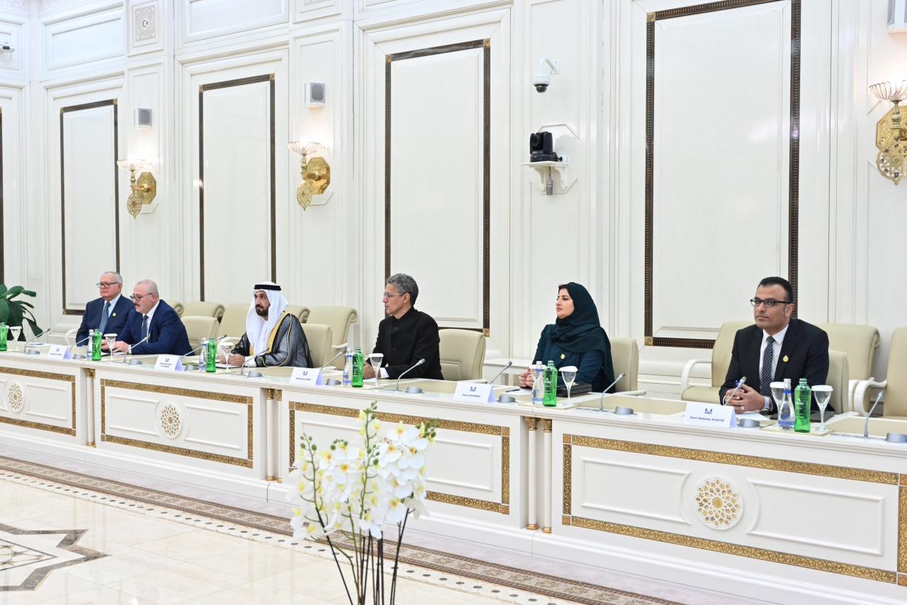 Speaker of Azerbaijani Parliament meets with President of Arab Parliament (PHOTO)
