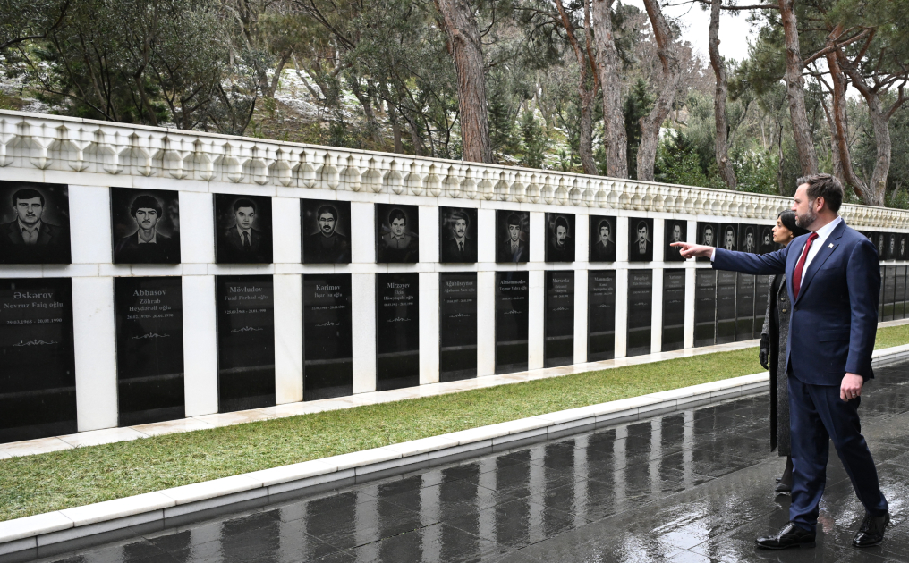 U.S. Vice President JD Vance pays tribute to Azerbaijani martyrs in Baku (PHOTO)