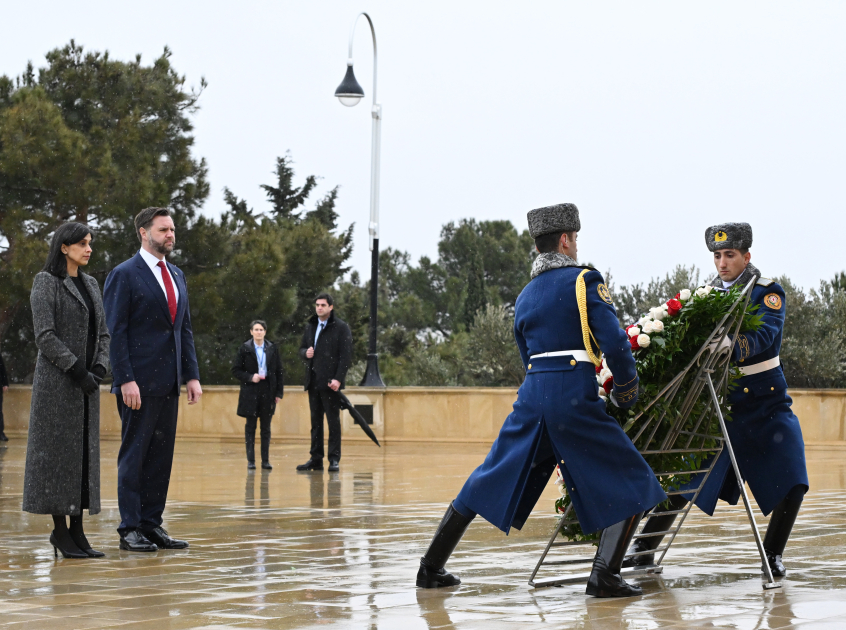 U.S. Vice President JD Vance pays tribute to Azerbaijani martyrs in Baku (PHOTO)