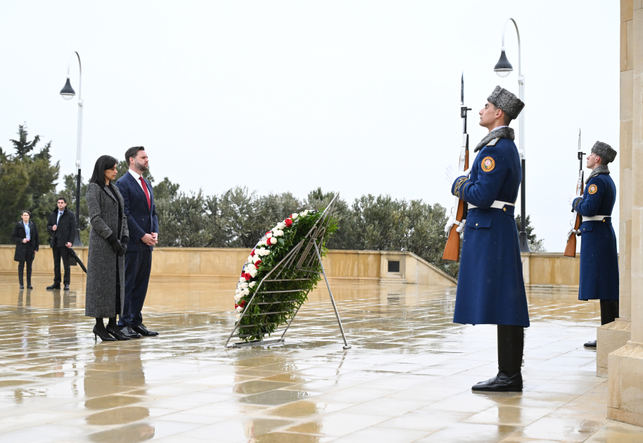 U.S. Vice President JD Vance pays tribute to Azerbaijani martyrs in Baku (PHOTO)