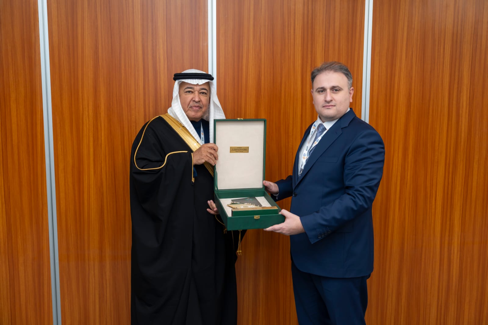 Azerbaijan engages in active discussions at military exhibition in Riyadh (PHOTO)