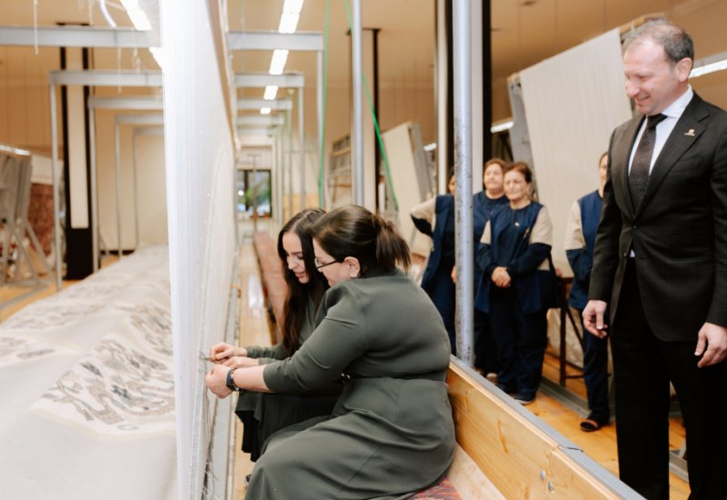 Heydar Aliyev Foundation VP Leyla Aliyeva participates in cutting ceremony for circular hand-woven carpet created by "Azerkhalcha" for Shusha Mosque (PHOTO)