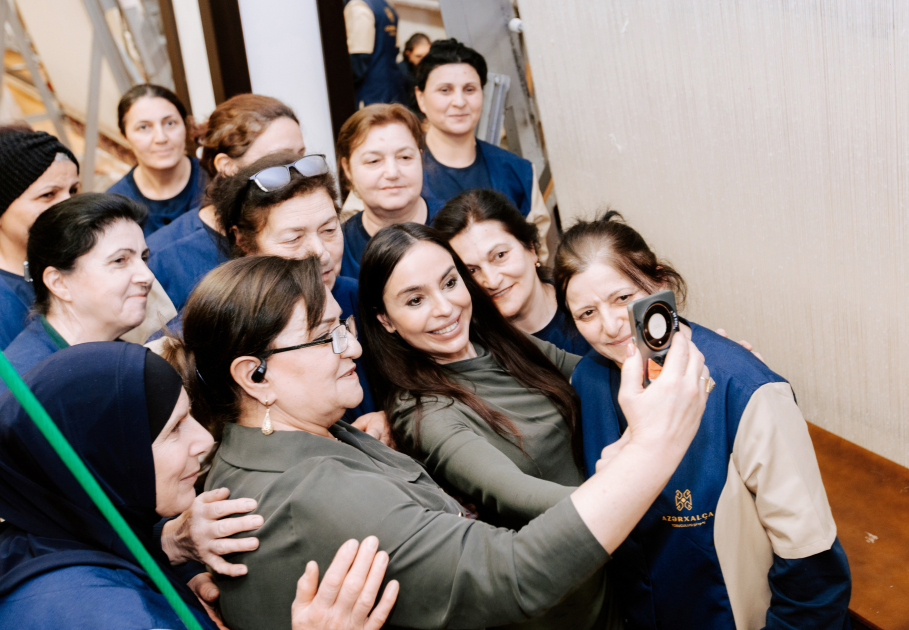 Heydar Aliyev Foundation VP Leyla Aliyeva participates in cutting ceremony for circular hand-woven carpet created by "Azerkhalcha" for Shusha Mosque (PHOTO)