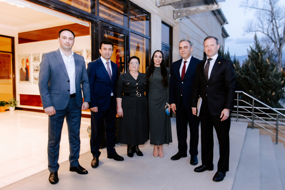 Heydar Aliyev Foundation VP Leyla Aliyeva participates in cutting ceremony for circular hand-woven carpet created by "Azerkhalcha" for Shusha Mosque (PHOTO)