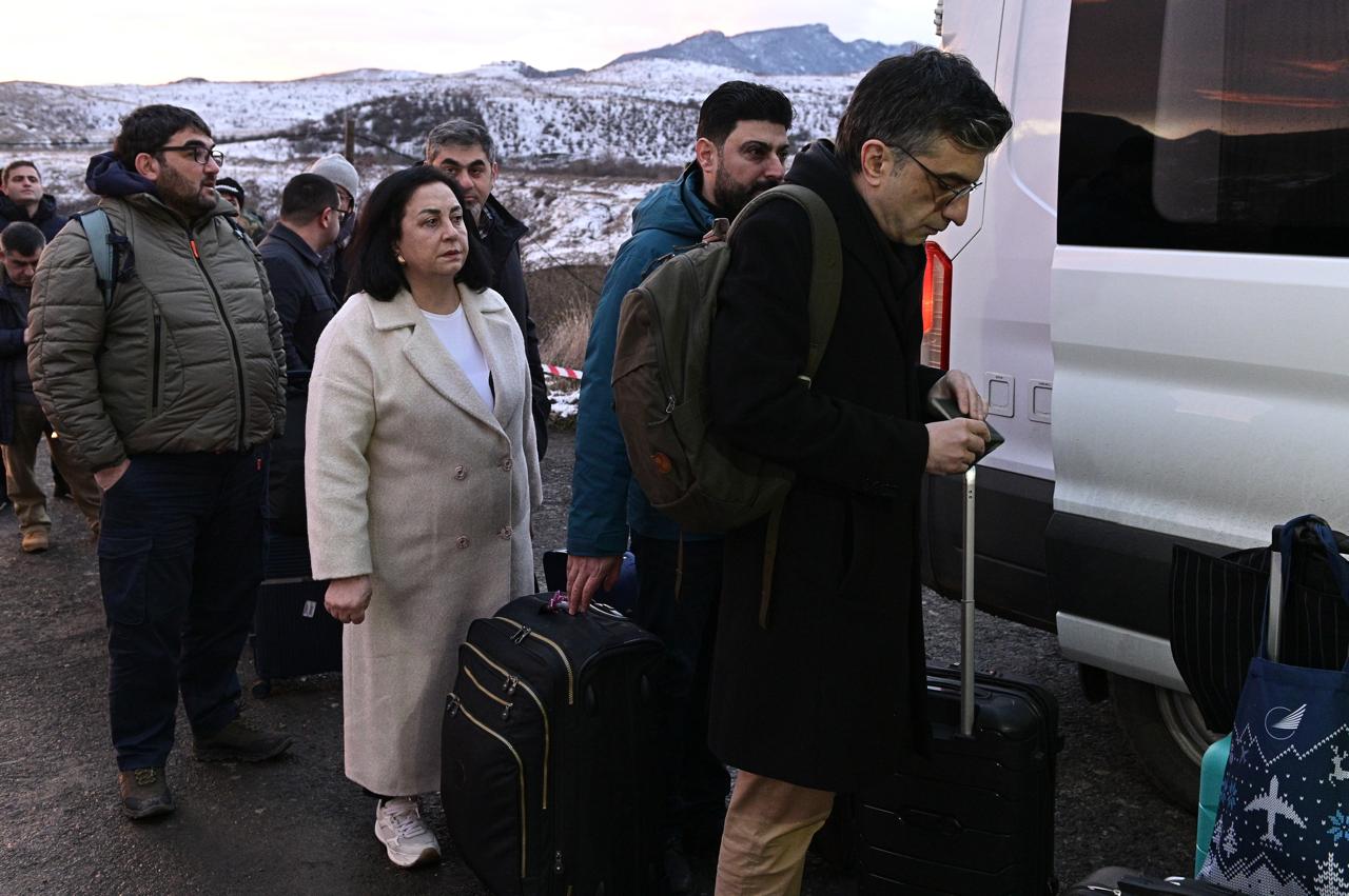 Azerbaijani civil society representatives arrive in Armenia (PHOTO/VIDEO)