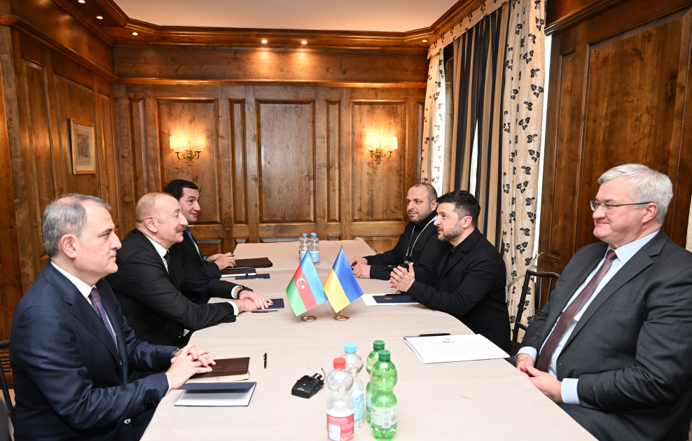 President Ilham Aliyev meets with Ukrainian President Volodymyr Zelenskyy in Munich (PHOTO)