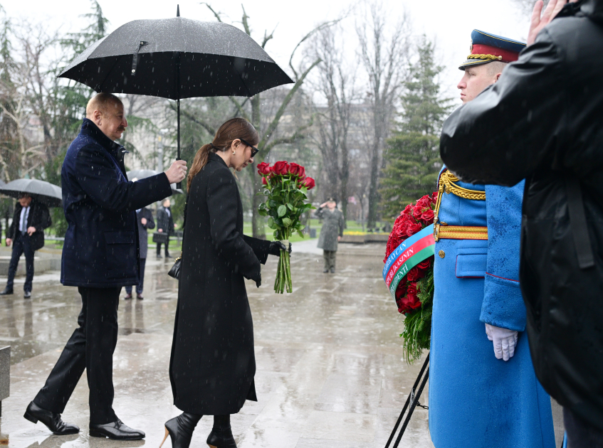 President Ilham Aliyev visits monuments to National Leader Heydar Aliyev and prominent Serbian writer Milorad Pavić in Belgrade (PHOTO/VIDEO)